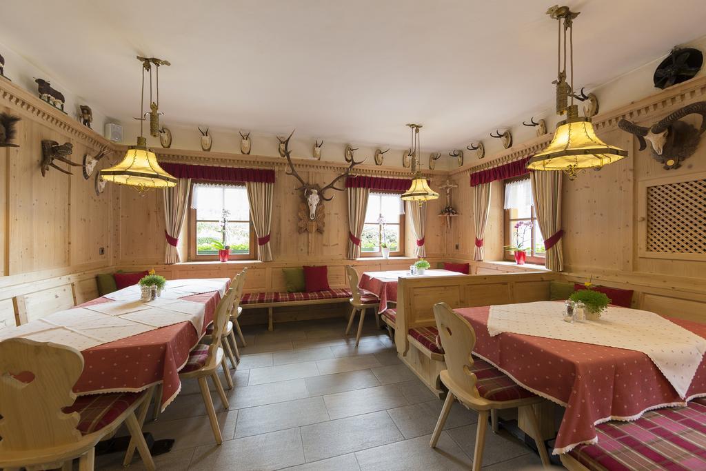 Hotel Anewandter Brunico Bagian luar foto