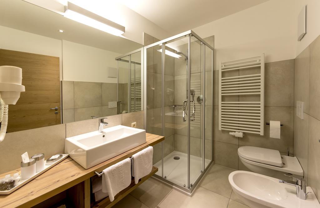 Hotel Anewandter Brunico Ruang foto