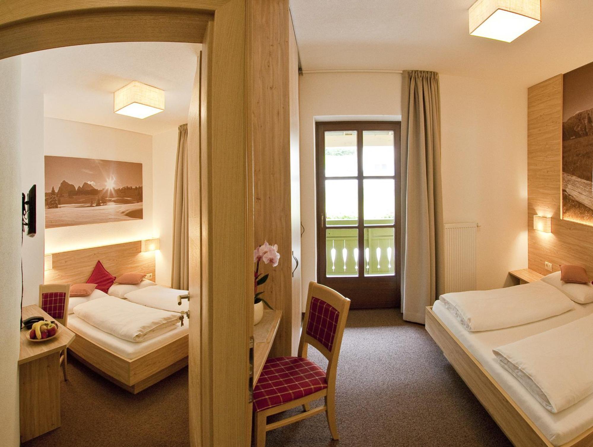 Hotel Anewandter Brunico Ruang foto