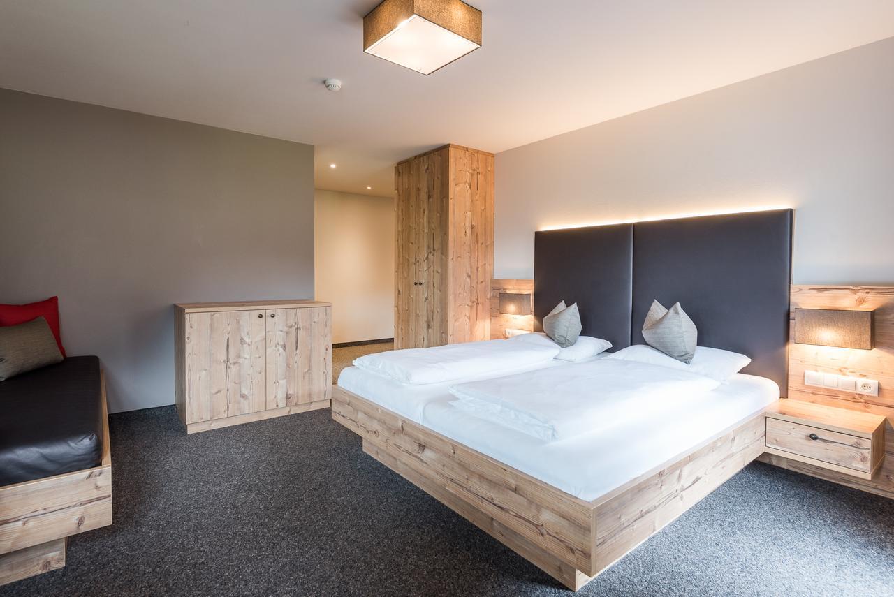 Hotel Anewandter Brunico Bagian luar foto